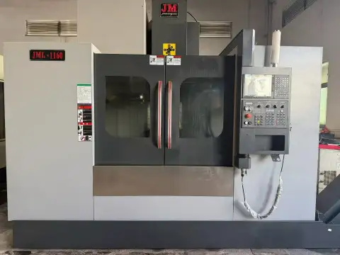 Centro de mecanizado vertical Juming JML-1160 usado con Mitsubishi M 80 V