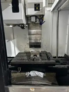 Used Junyu 650 Machining Center with Mitsubishi M 70 photo 4