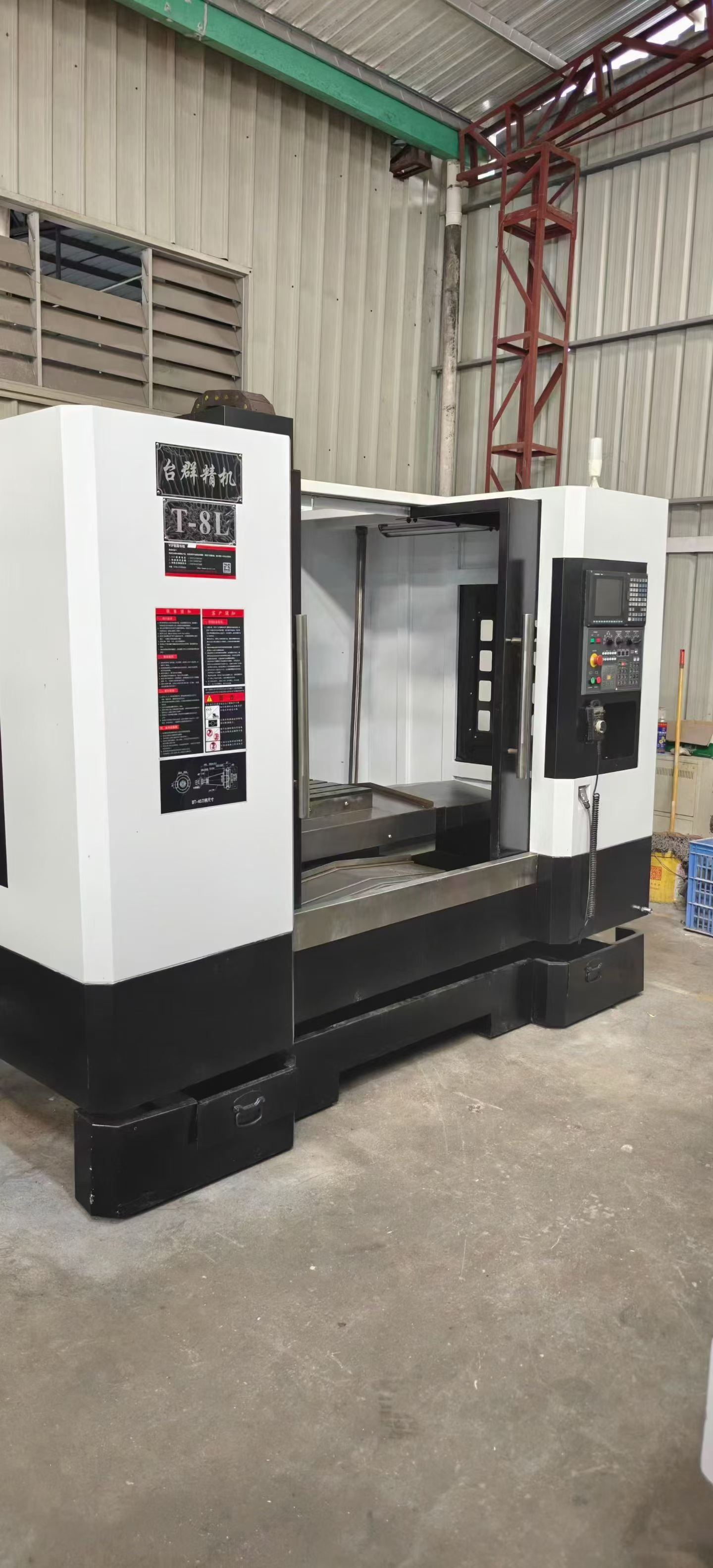 แมชชีนนิ่งเซ็นเตอร์แนวตั้ง Taikan 850 พร้อมระบบควบคุม Mitsubishi M 70