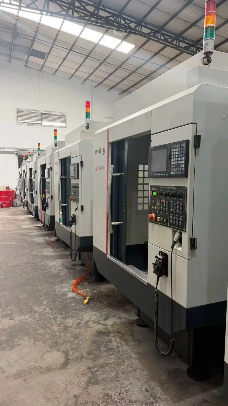 Used Taiyi Yingtuo MC 500 CNC Drilling and Tapping Center with Mitsubishi M 70 A photo 1