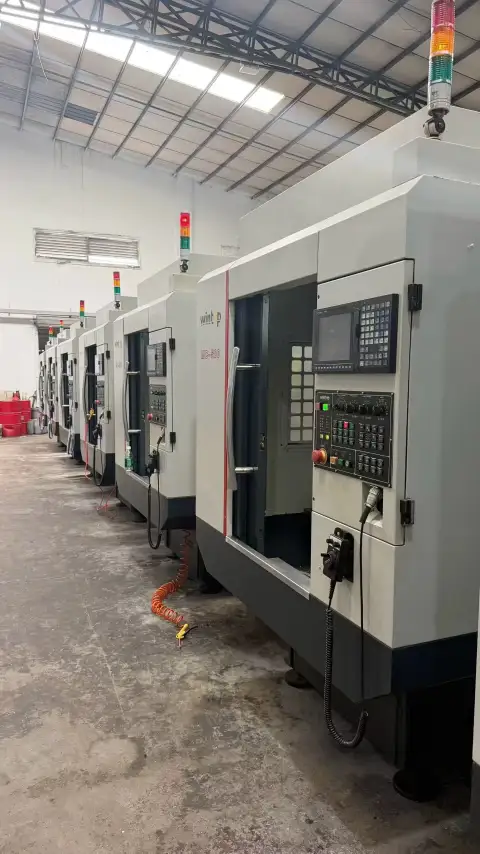 Centro de taladrado y roscado CNC Taiyi Yingtuo MC 500 usado con Mitsubishi M 70 A