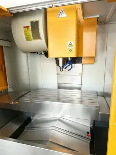 Used Xieli V 11 Vertical Machining Center with Mitsubishi M 80 photo 6