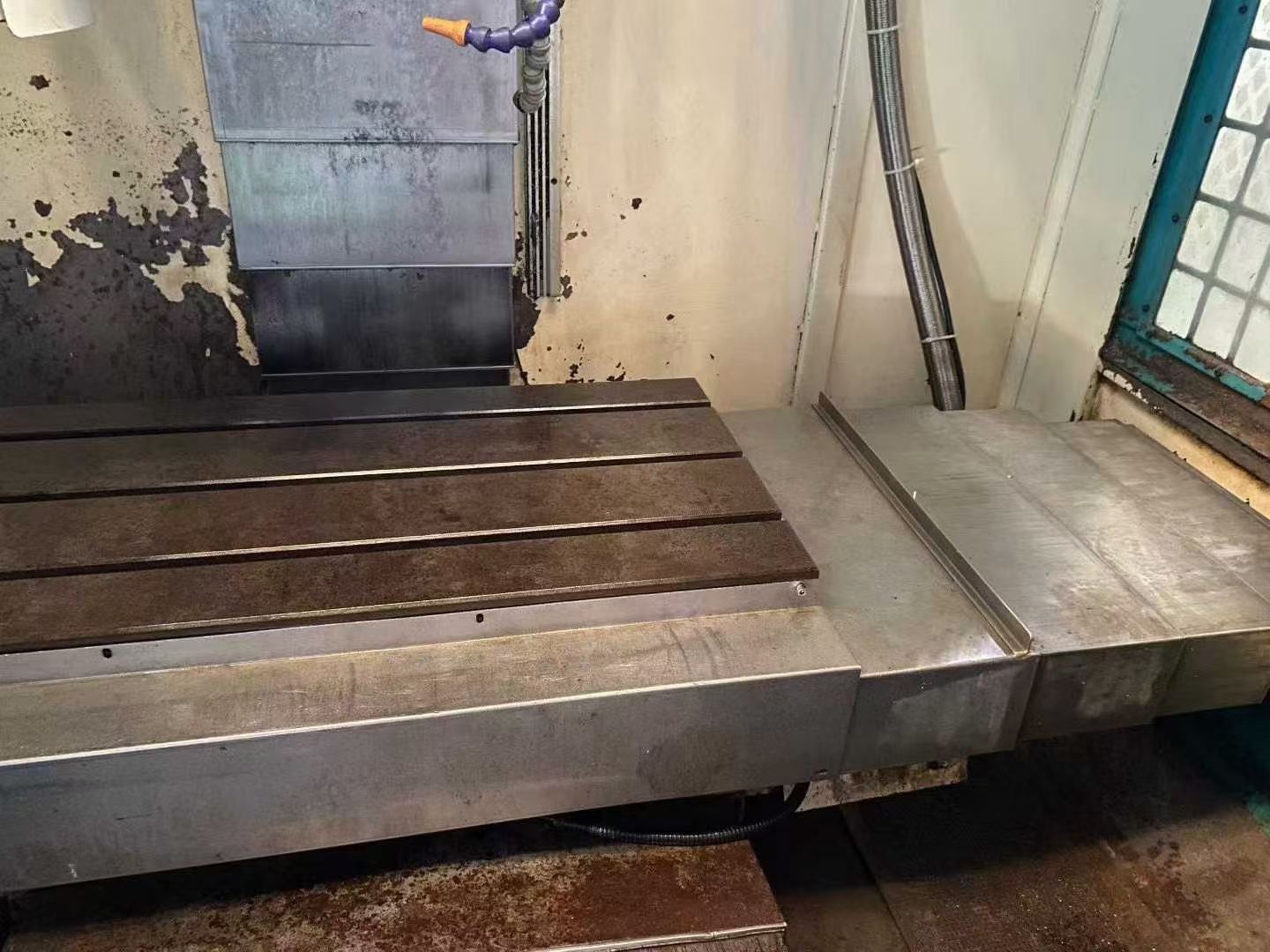 Used 850 Vertical Machining Center with Mitsubishi Control photo 4