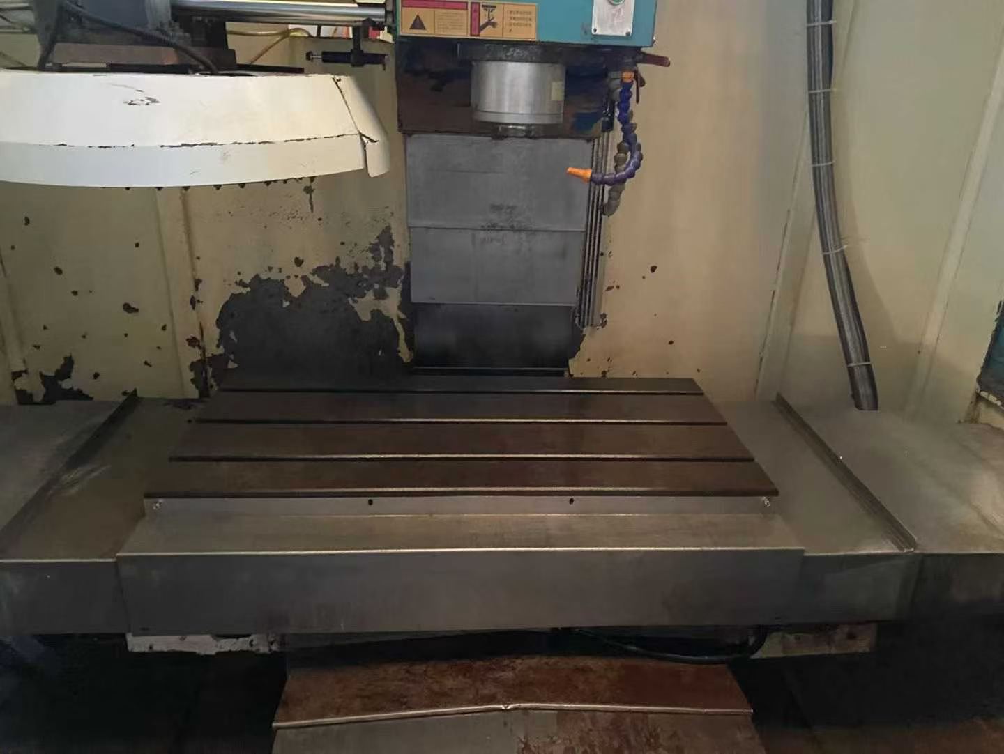 Used 850 Vertical Machining Center with Mitsubishi Control photo 5