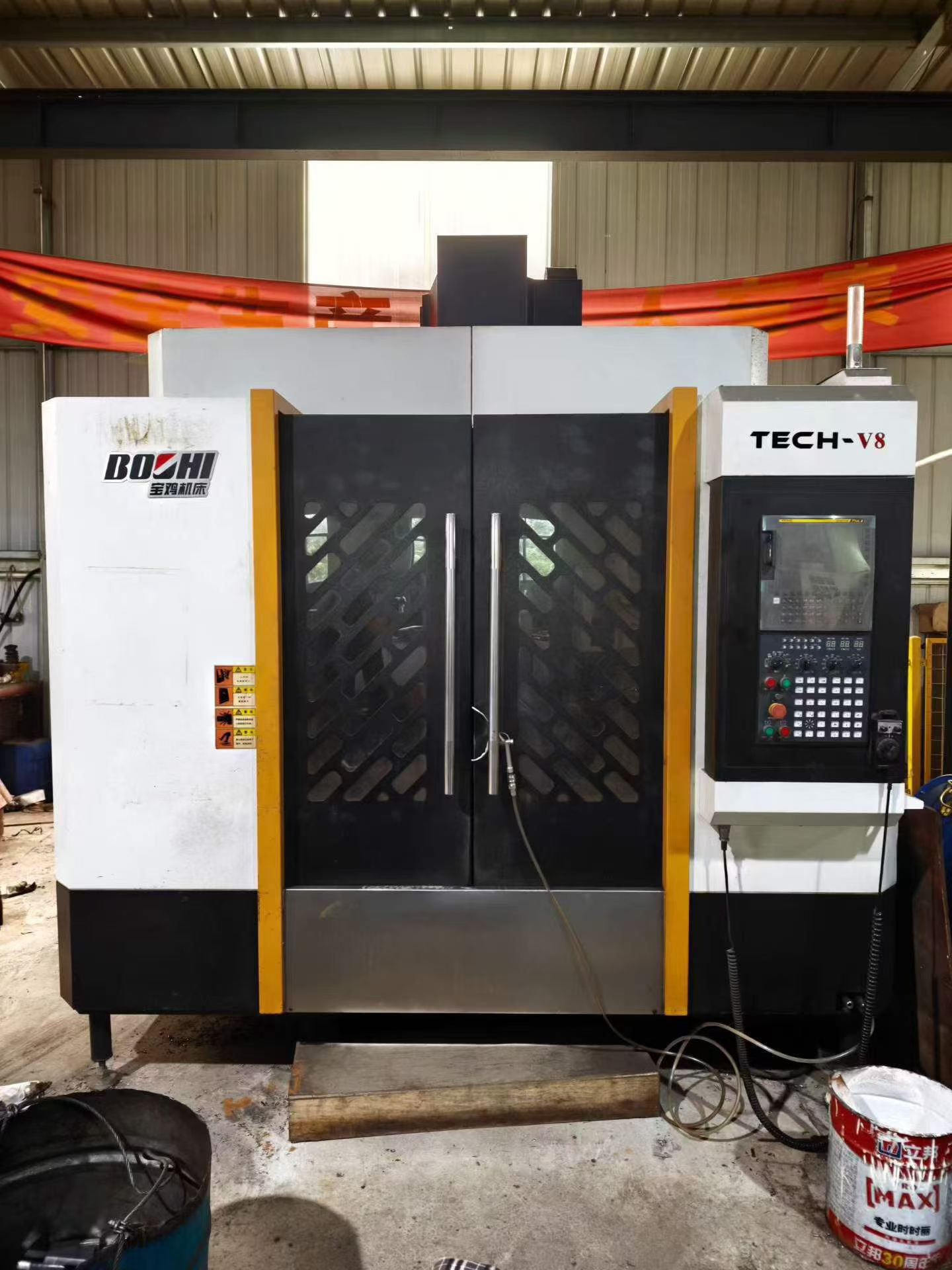 Used Baoji 850 Vertical Machining Center with FANUC 0i-MF Plus photo 2