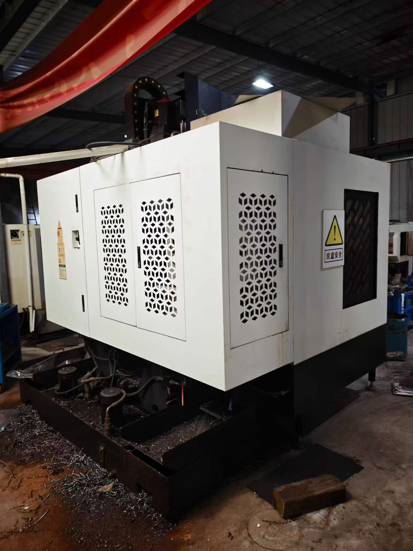 Used Baoji 850 Vertical Machining Center with FANUC 0i-MF Plus photo 8
