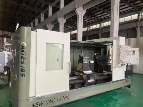 مخرطة CNC CAK 61125 مستعملة بسرير 2 م