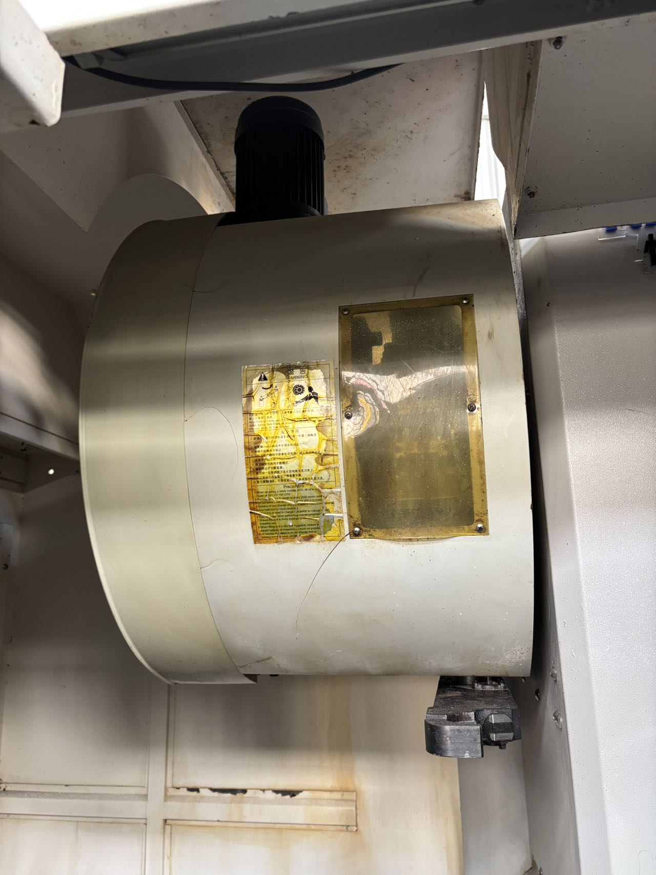 Used Hengwei HV-1160 Vertical Machining Center with FANUC photo 2