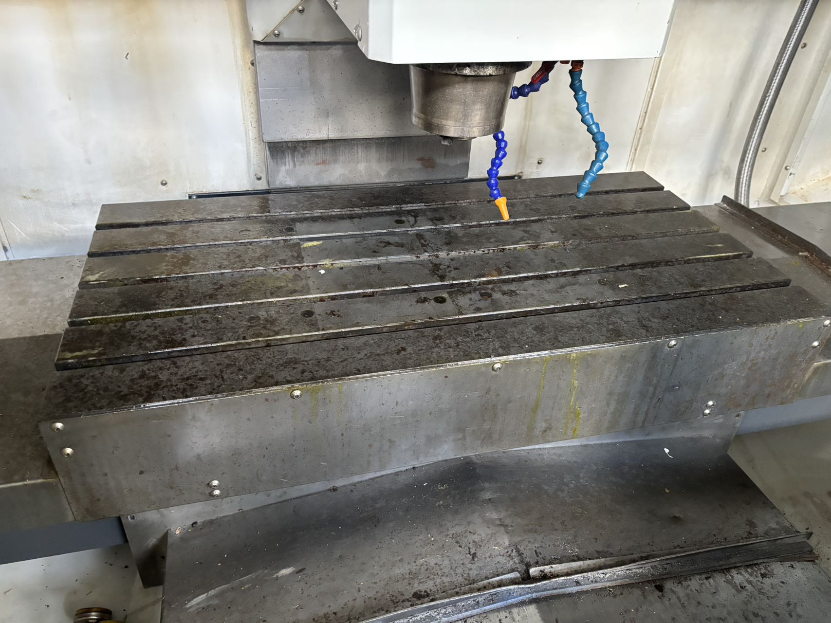Used Hengwei HV-1160 Vertical Machining Center with FANUC photo 4