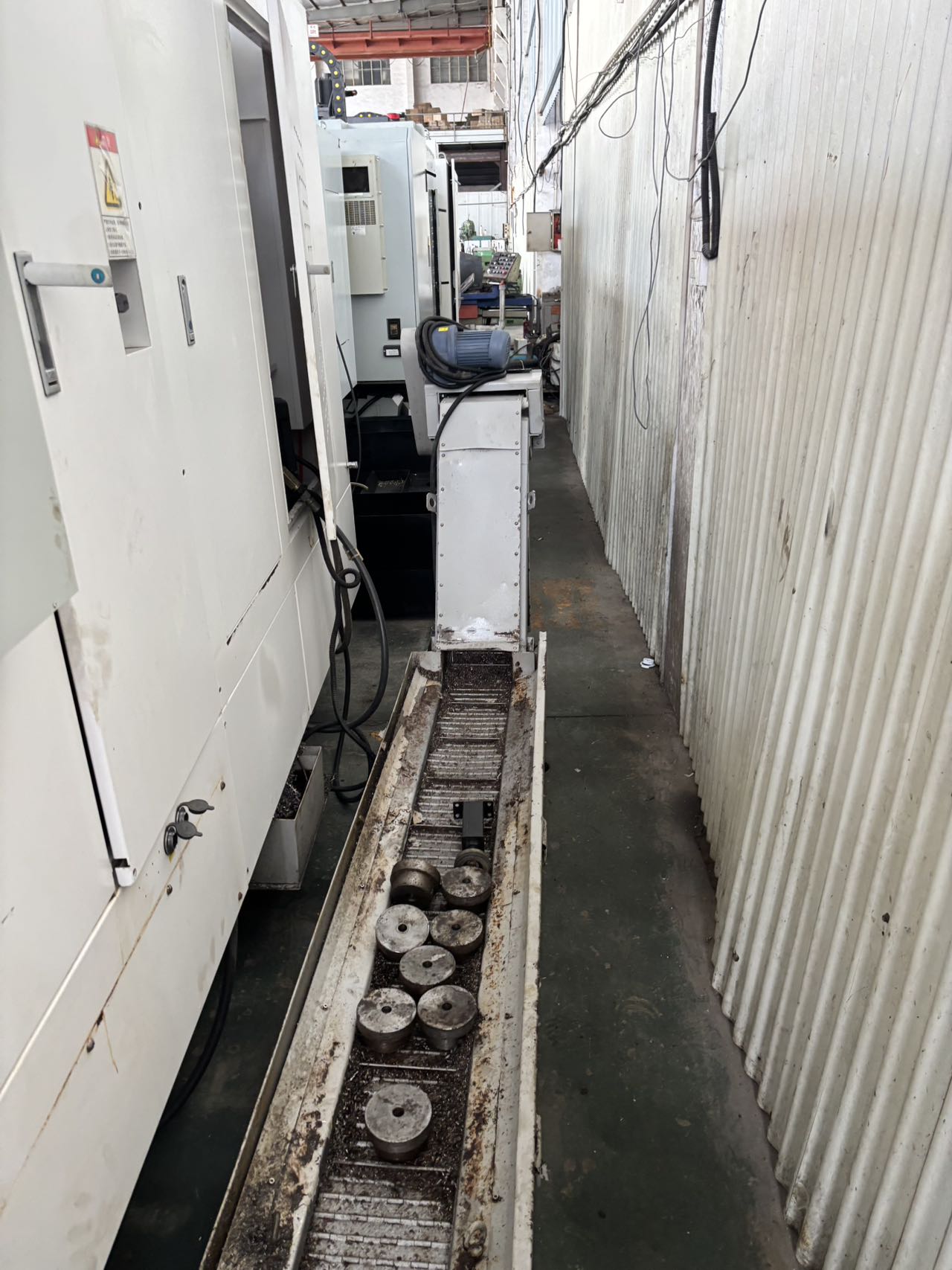 Used Hengwei HV-1160 Vertical Machining Center with FANUC photo 9