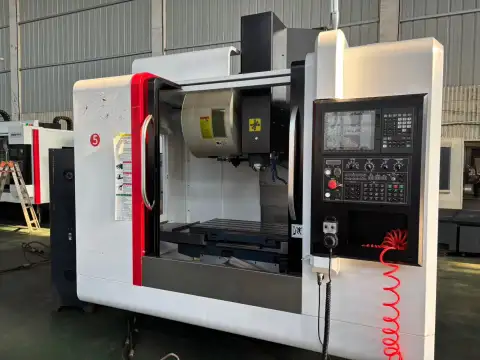 Centro de mecanizado vertical Huaqun VMC-850 usado con Mitsubishi M 80