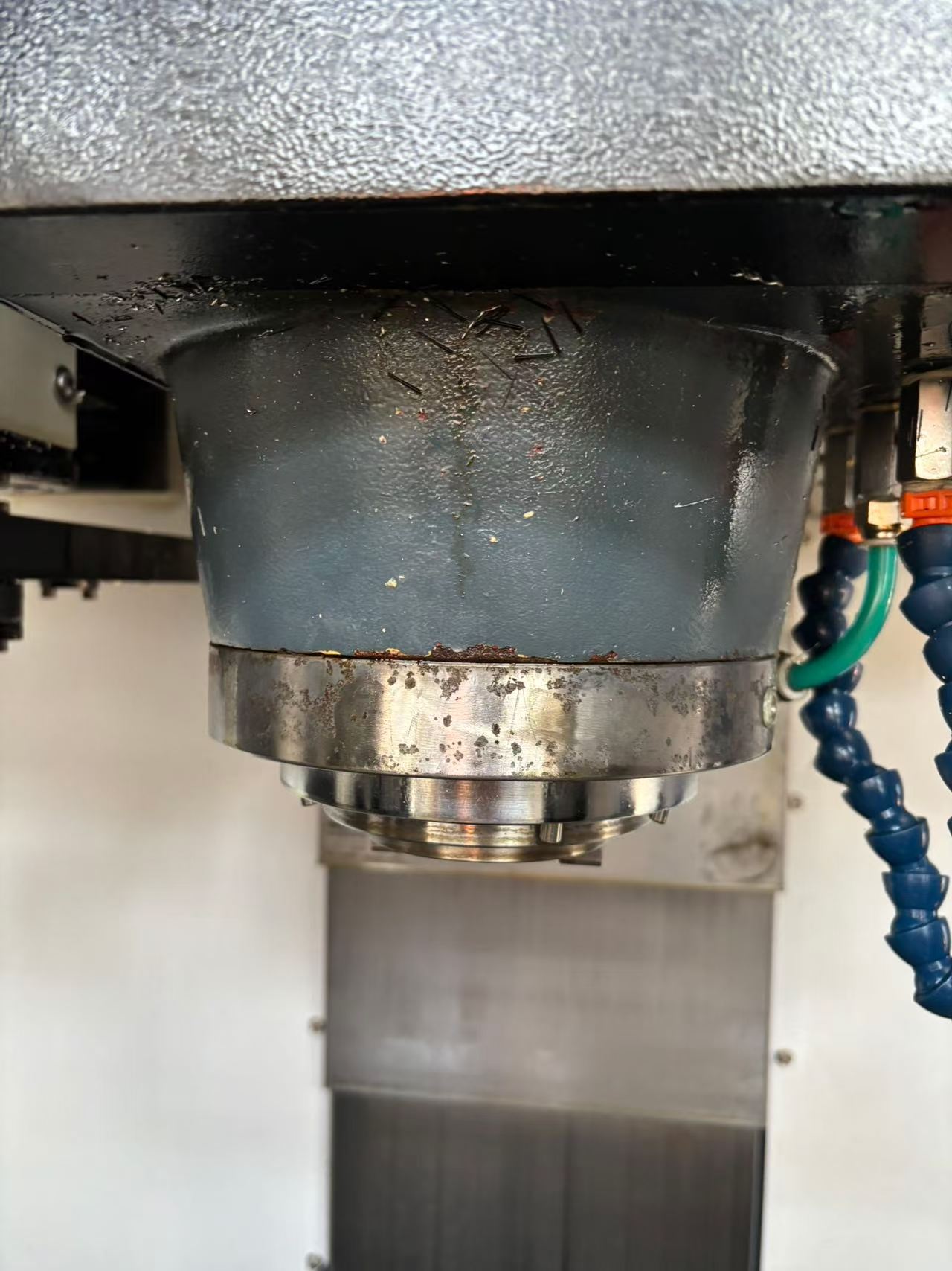 Used Huaqun VMC-850 Vertical Machining Center with Mitsubishi M 80 photo 4