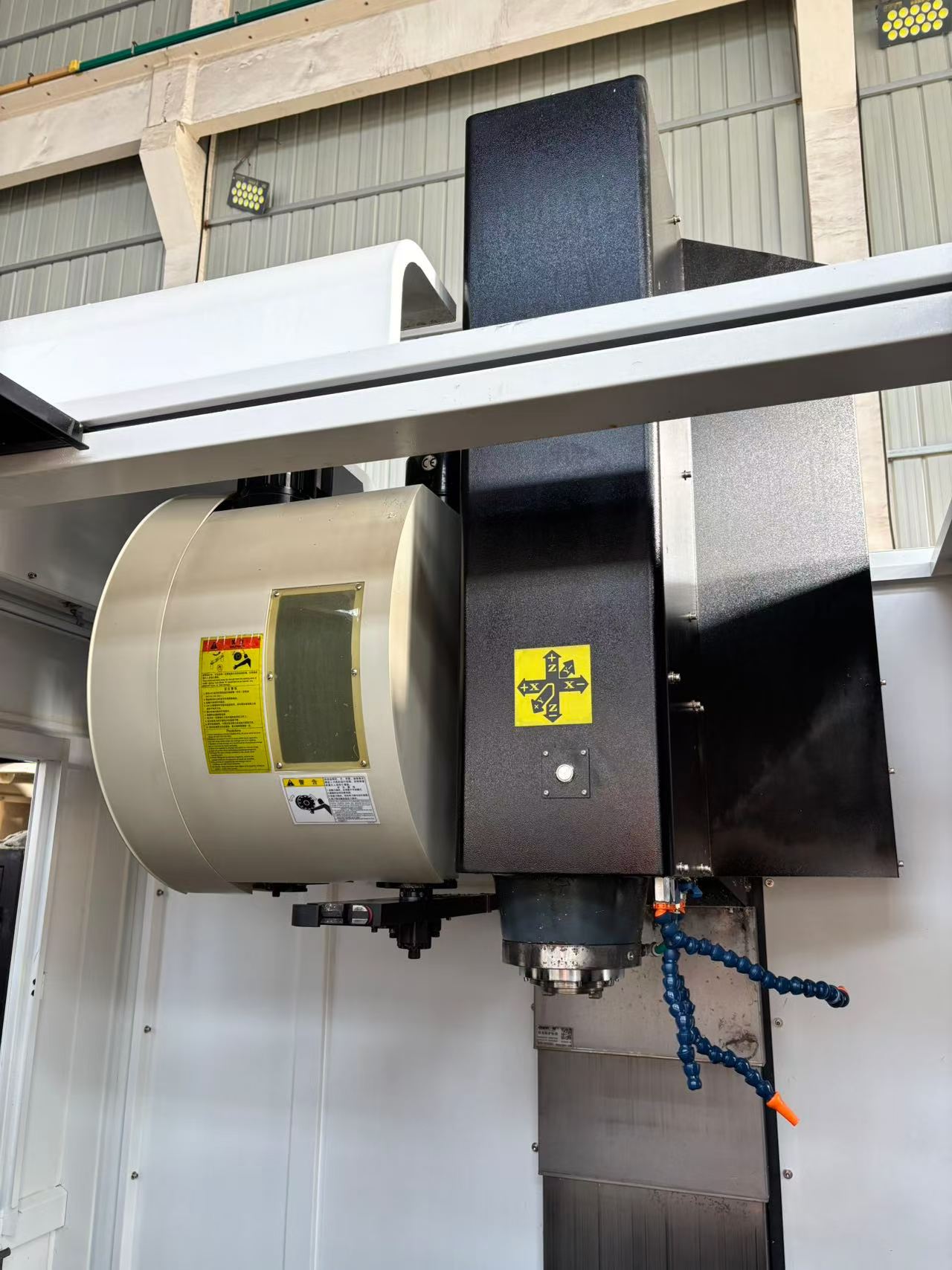 Used Huaqun VMC-850 Vertical Machining Center with Mitsubishi M 80 photo 5