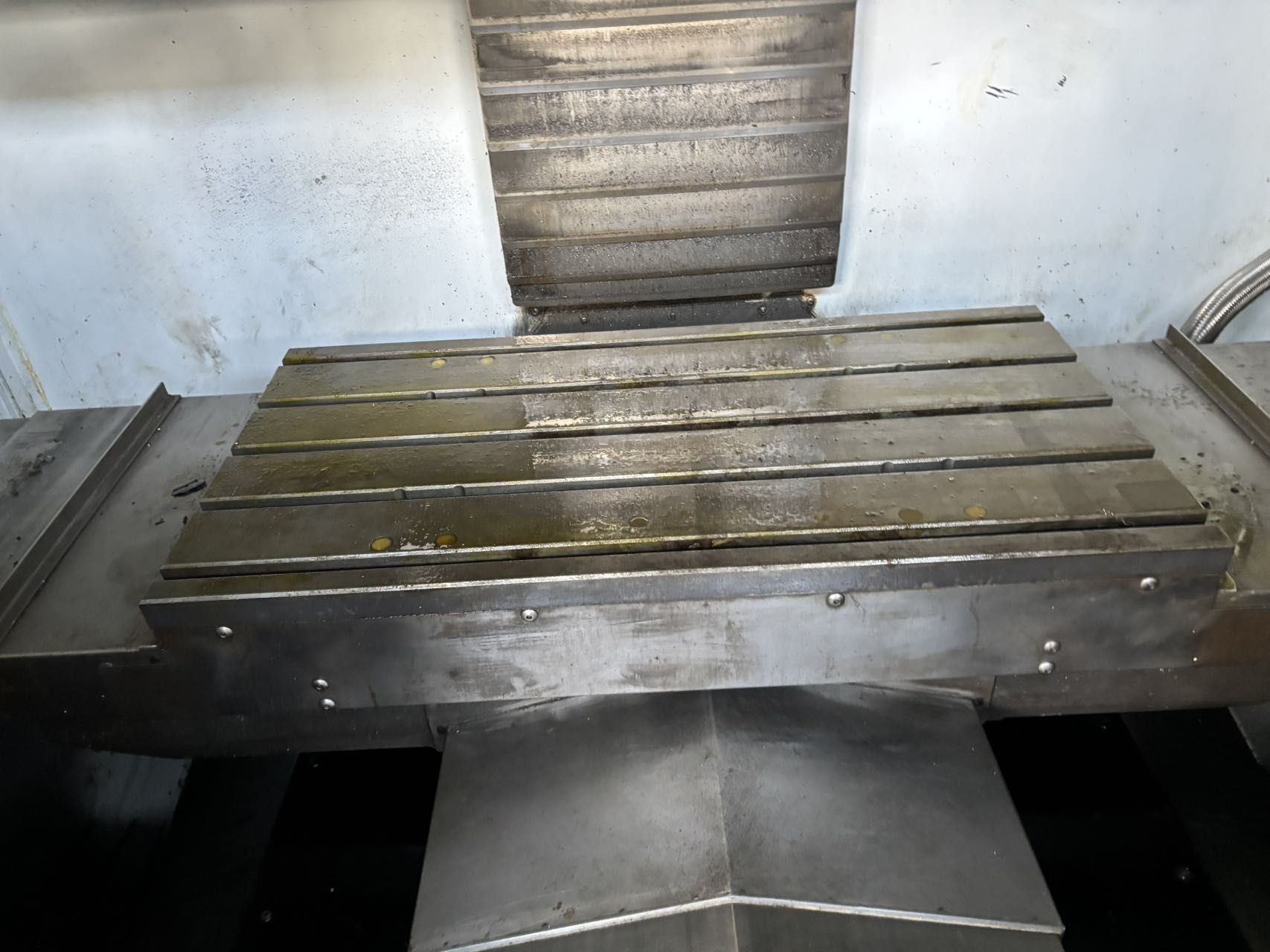 Used Jiafu JF-V 850 Vertical Machining Center with Mitsubishi M 80 photo 6