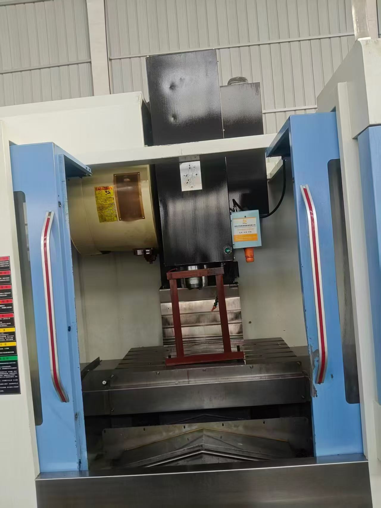 Near-New Jintai 855 Vertical Machining Center with FANUC photo 3