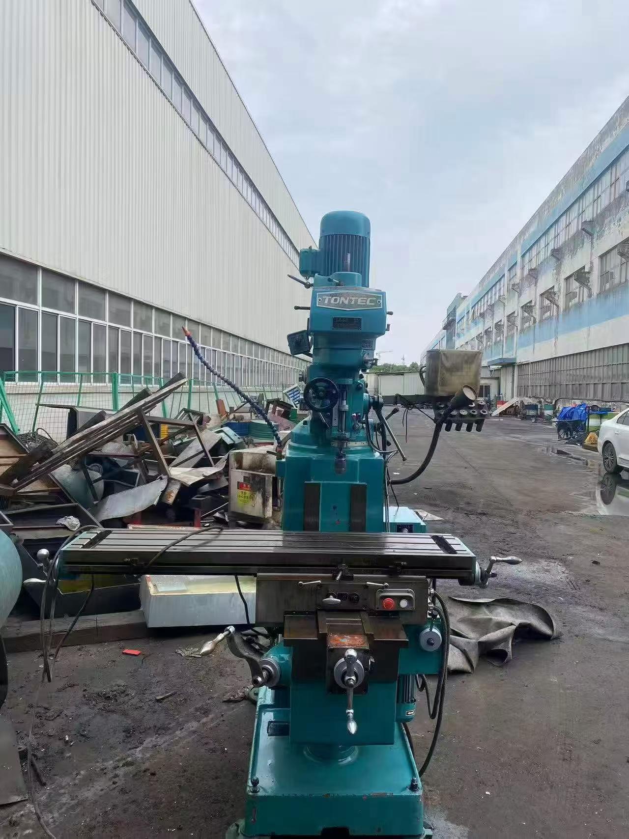 Used Nantong X 6330 Universal Turret Milling Machine photo 2