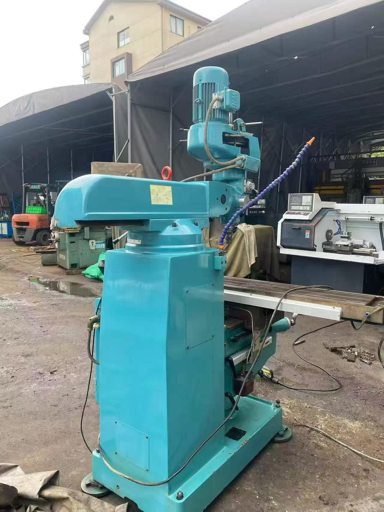 Used Nantong X 6330 Universal Turret Milling Machine photo 4