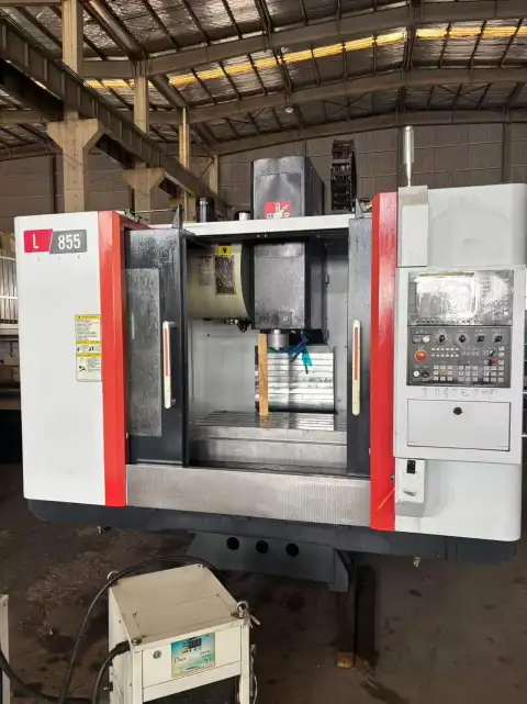 مركز تصنيع عمودي سيجما 855 مستعمل مع جهاز تحكم FANUC 0i-MF Plus