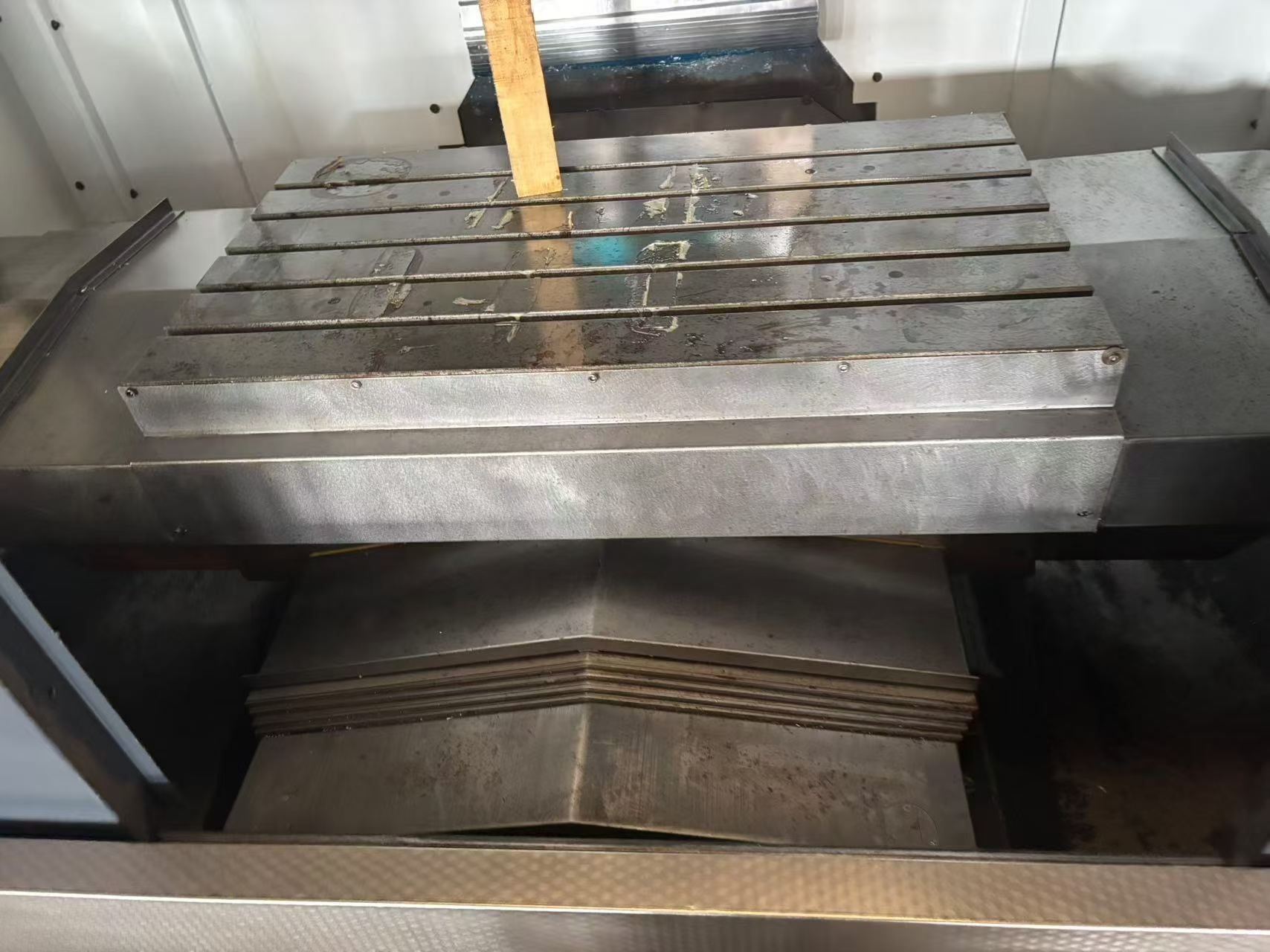 Used Sigma 855 Vertical Machining Center with FANUC 0i-MF Plus photo 6