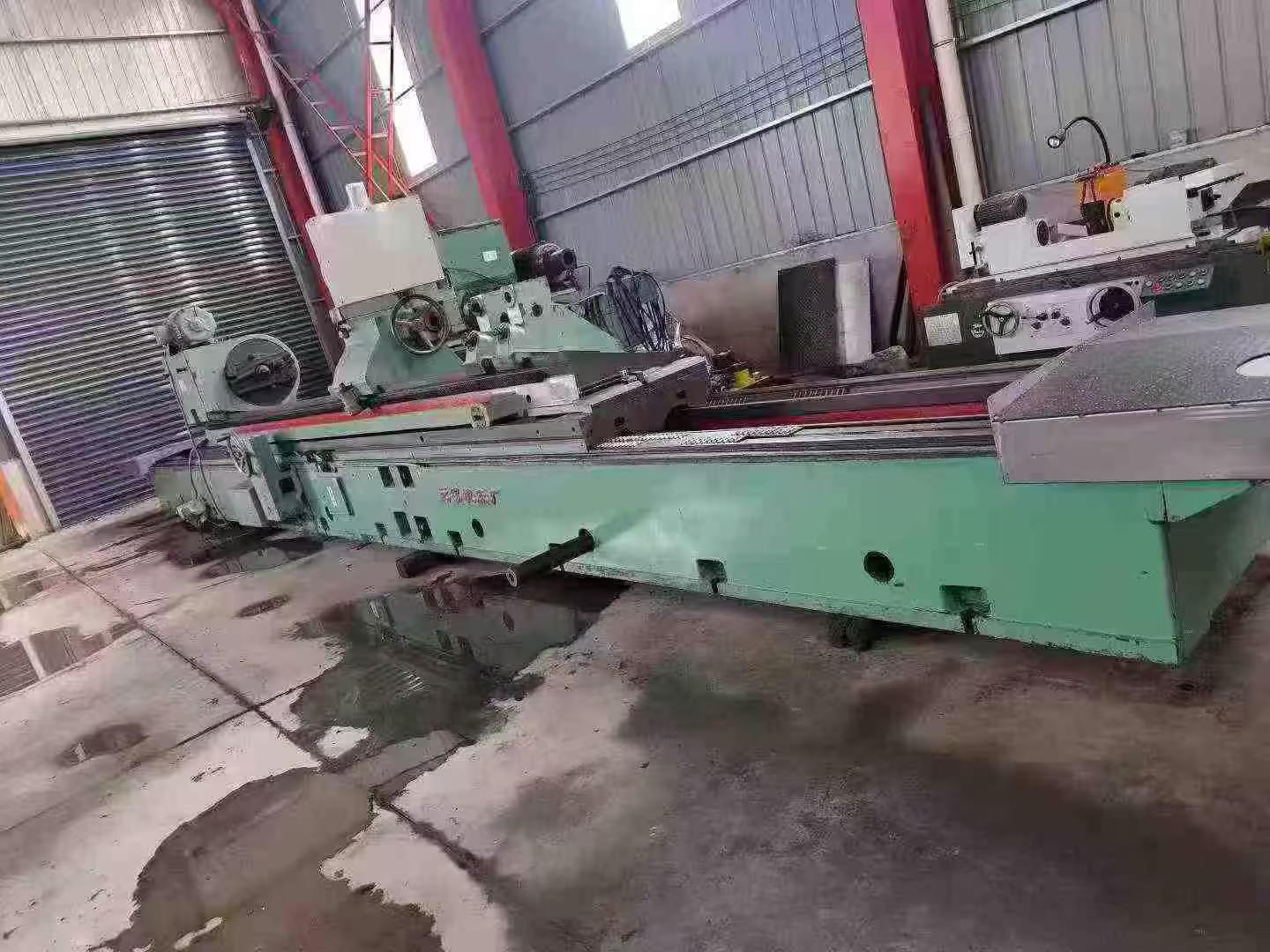 Used Wuxi Machine Tool M 1380 B/5 m Heavy-Duty Cylindrical Grinding Machine photo 3
