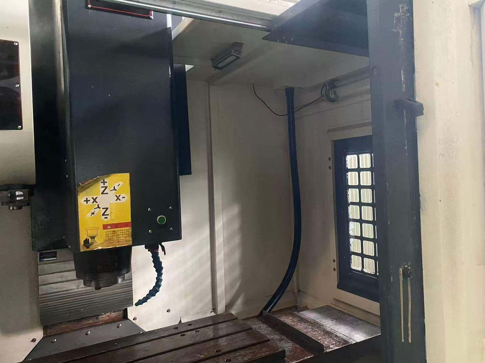 Used Youtao 850 Vertical Machining Center photo 2