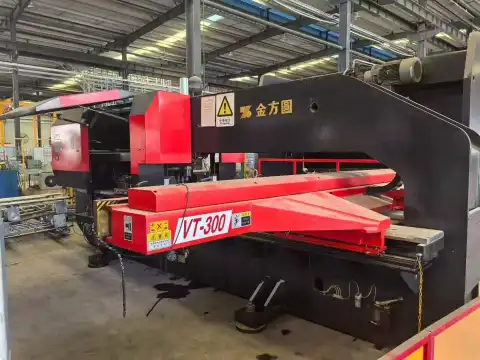 مكبس تثقيب برجي CNC من Jinfangyuan VT-300 مستعمل