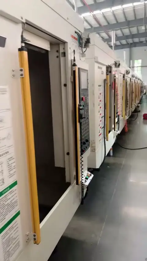 Centro de taladrado y roscado DN Solutions T 4050 usado con Mitsubishi M 80