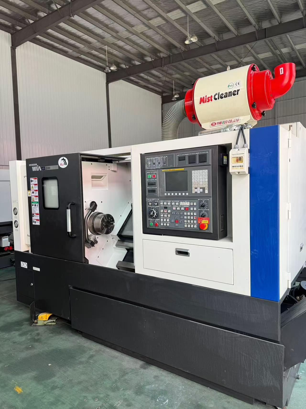 Used Hyundai WIA HD 2200 CNC Lathe with FANUC photo 2