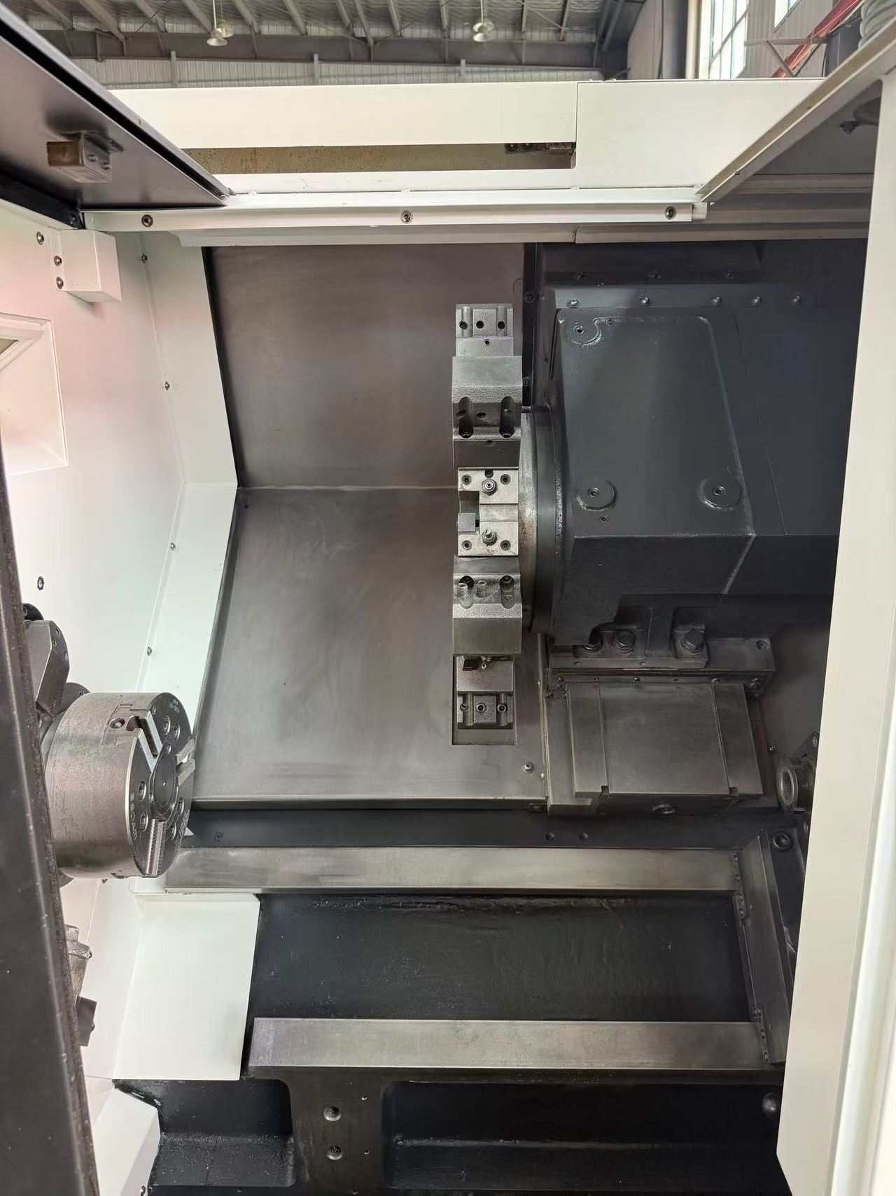 Used Hyundai WIA HD 2200 CNC Lathe with FANUC photo 4