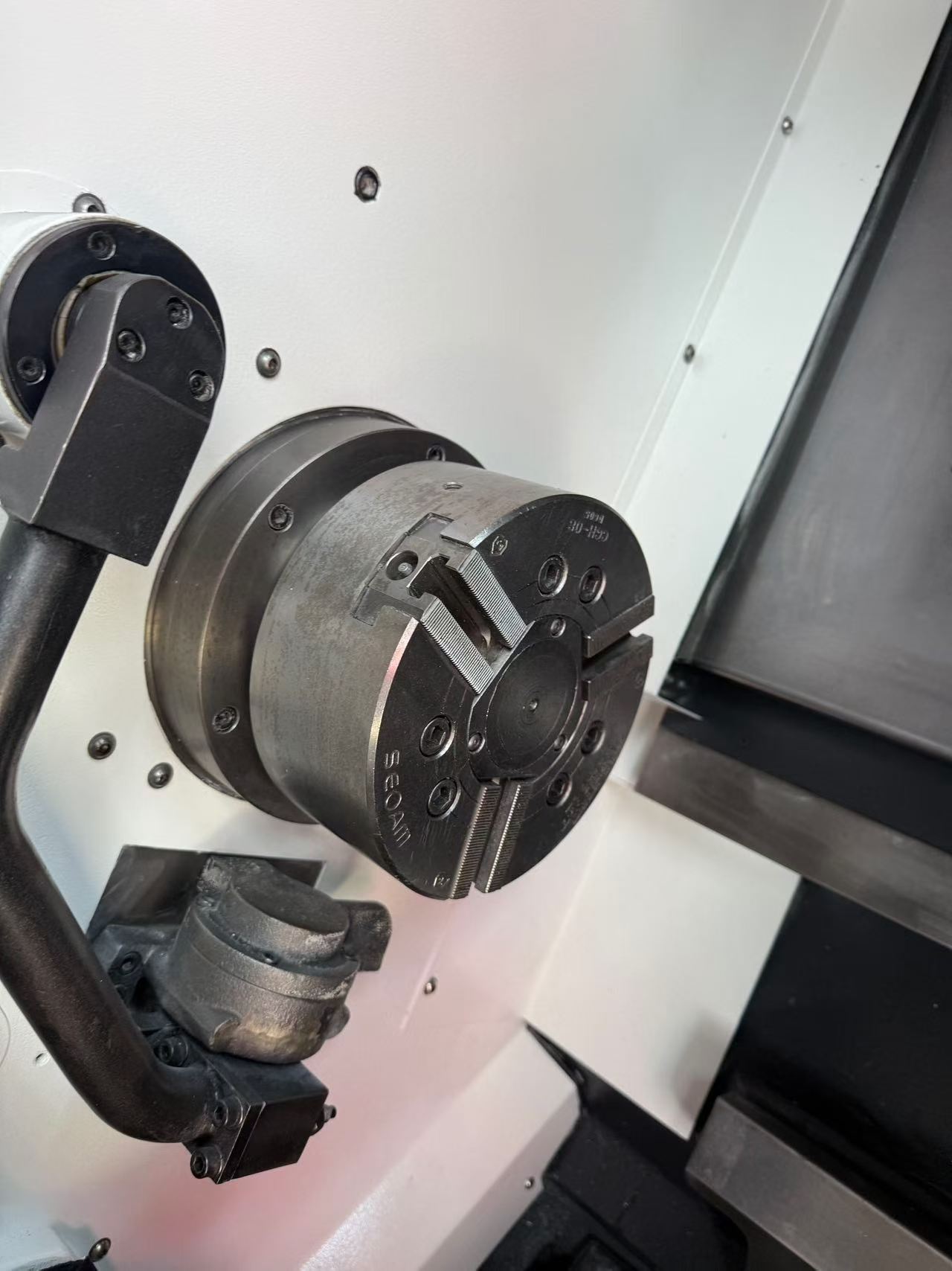 Used Hyundai WIA HD 2200 CNC Lathe with FANUC photo 5
