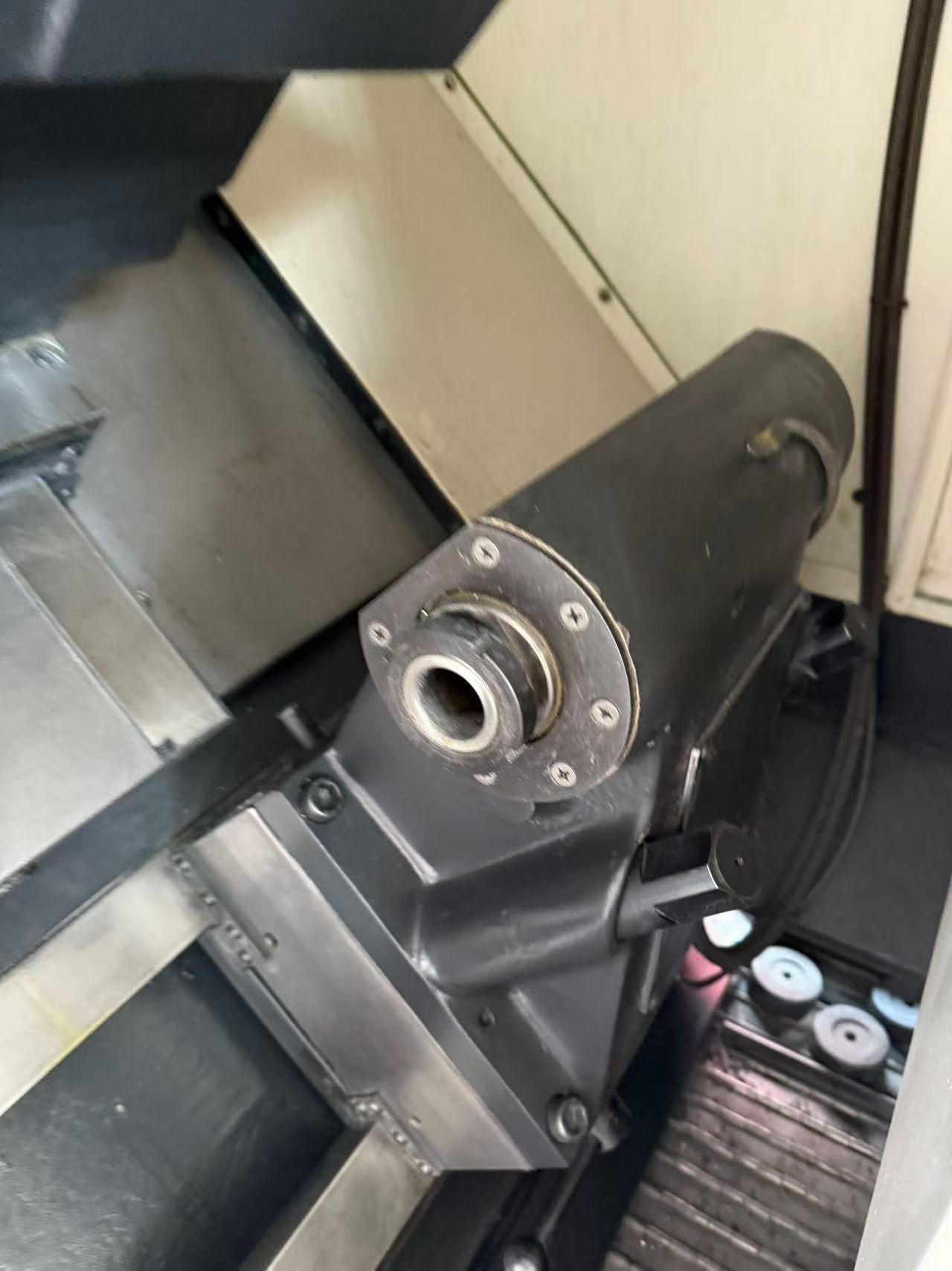 Used Hyundai WIA HD 2200 CNC Lathe with FANUC photo 7