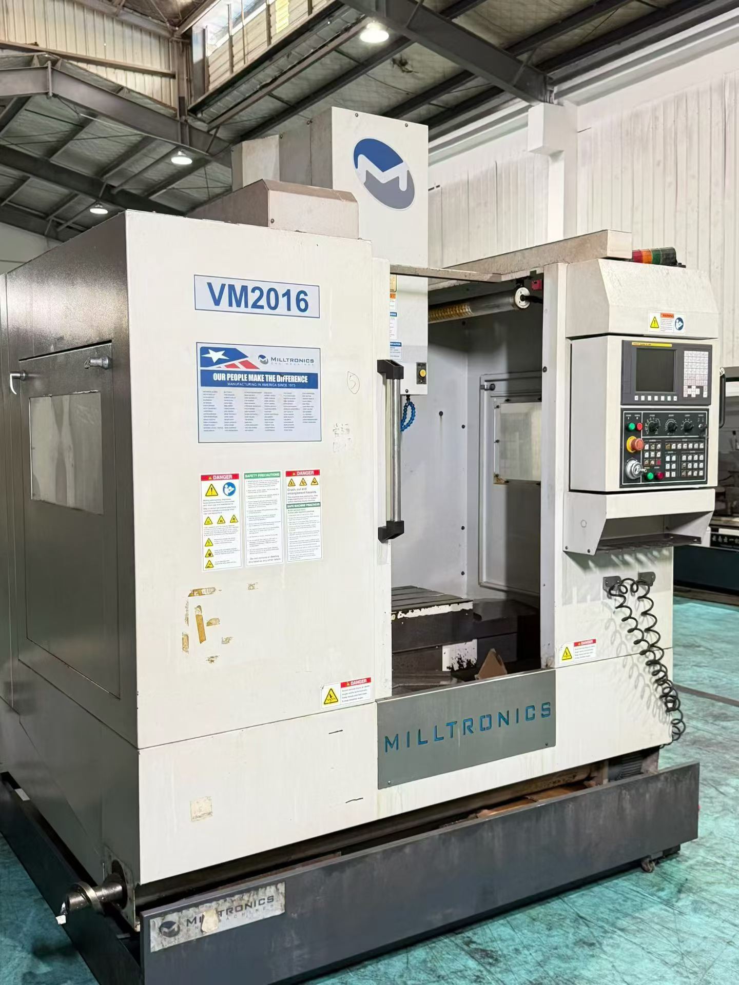 Used Milltronics VM 2016 Machining Center with FANUC MD photo 3