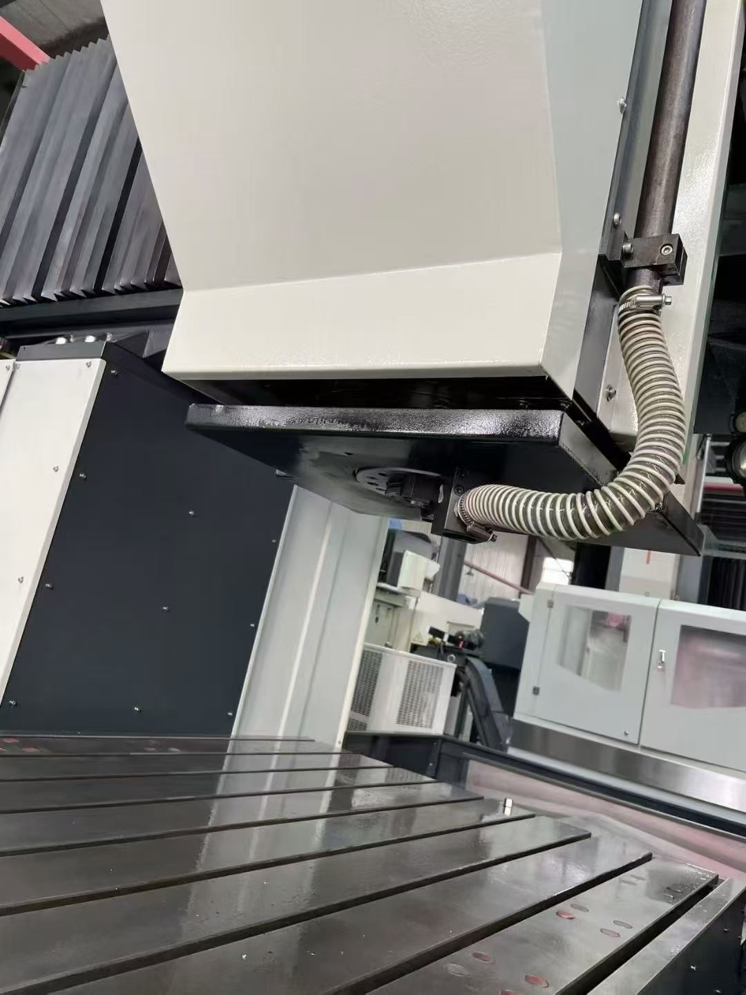 Used Songying 2217 CNC Gantry Machining Center with FANUC MF photo 4