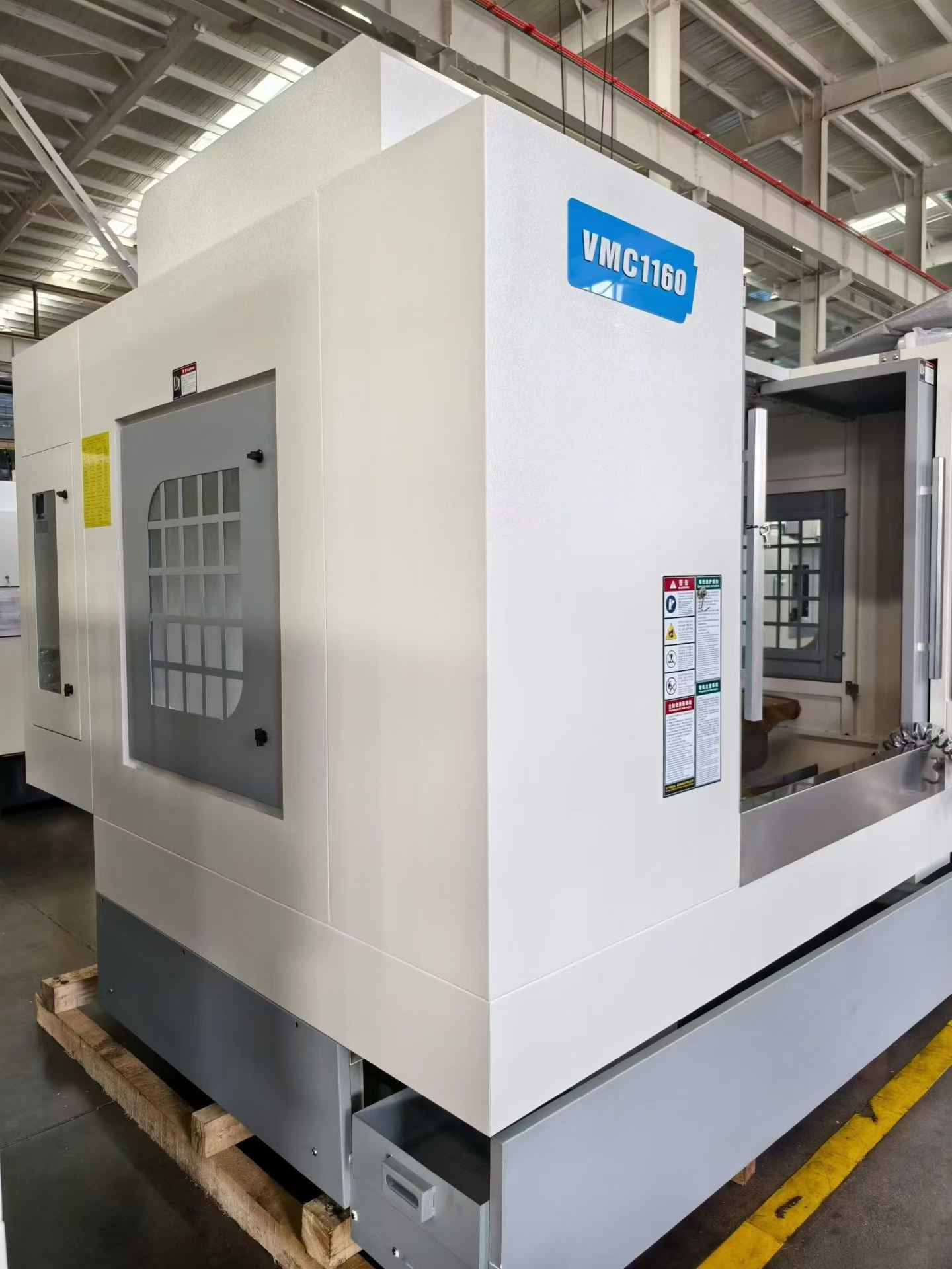 Used VMC 1160 Vertical Machining Center with SYNTEC 22 MA Control photo 5