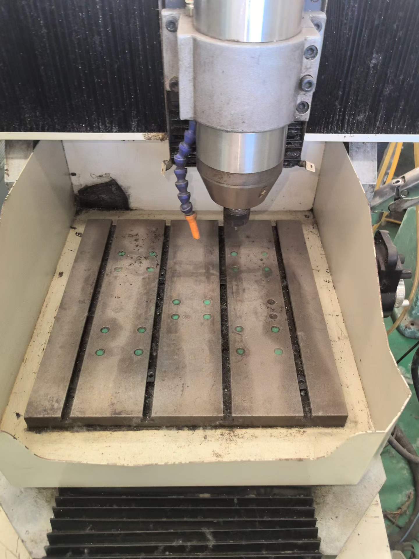 Used Small CNC Engraving and Milling Machine, Worktable 400 x 400 mm photo 2