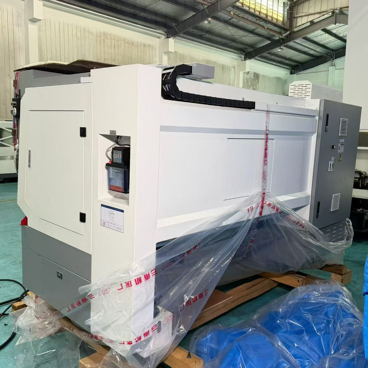 Brand New Yunnan CY-K 6150 B/1000 CNC Lathe photo 9