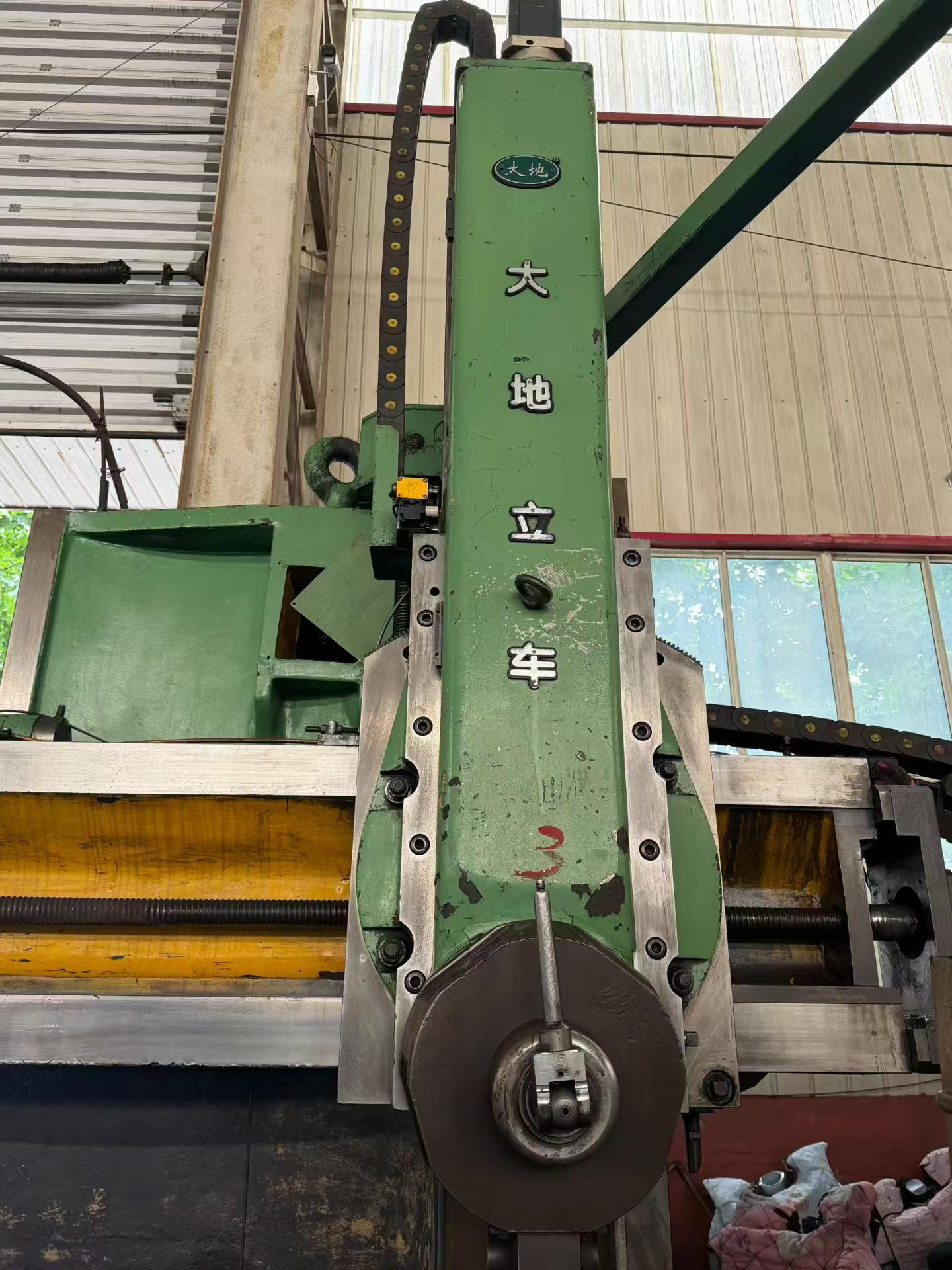 Used Dalian 1.6 m CNC Vertical Lathe photo 4