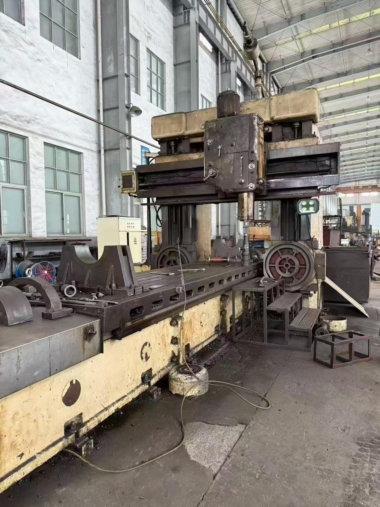 Used 1.7 x 5 m Heavy-Duty Gantry Milling Machine photo 3