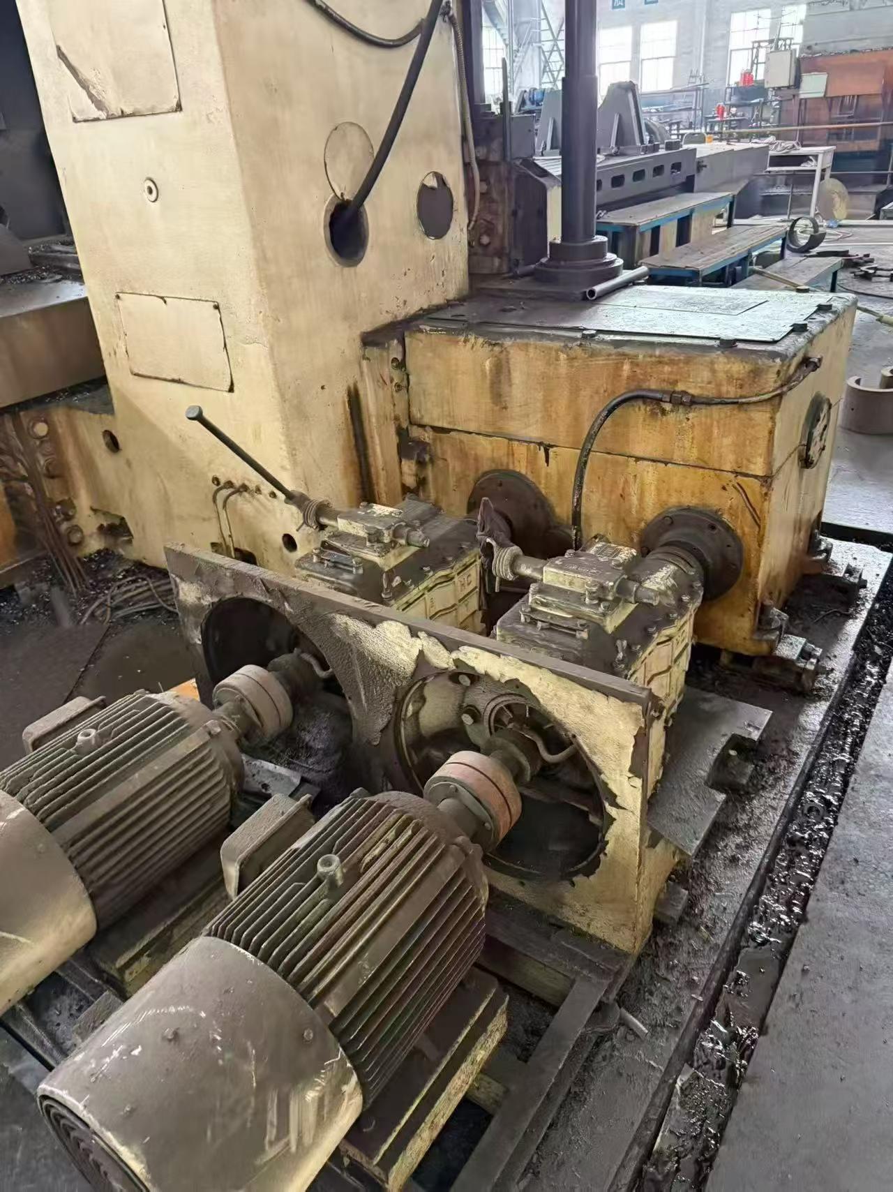 Used 1.7 x 5 m Heavy-Duty Gantry Milling Machine photo 8