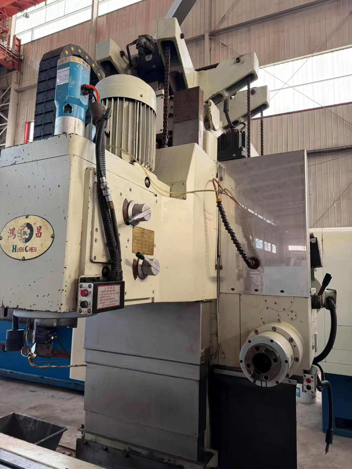Used Guangdong Large Milling Machine with Side Milling Head photo 6