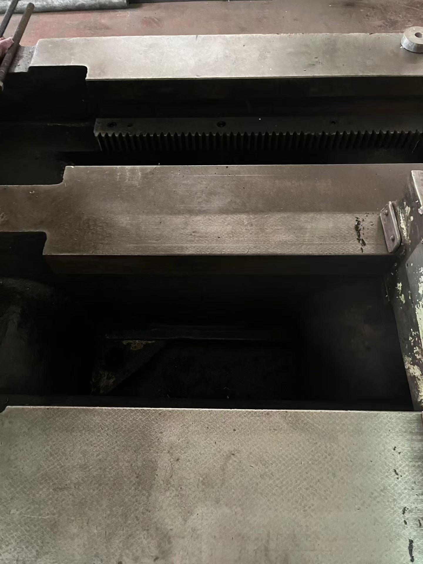 Used Qingzhong CNC Roll Lathe 84100 (4 m, Swing 1 m) photo 4
