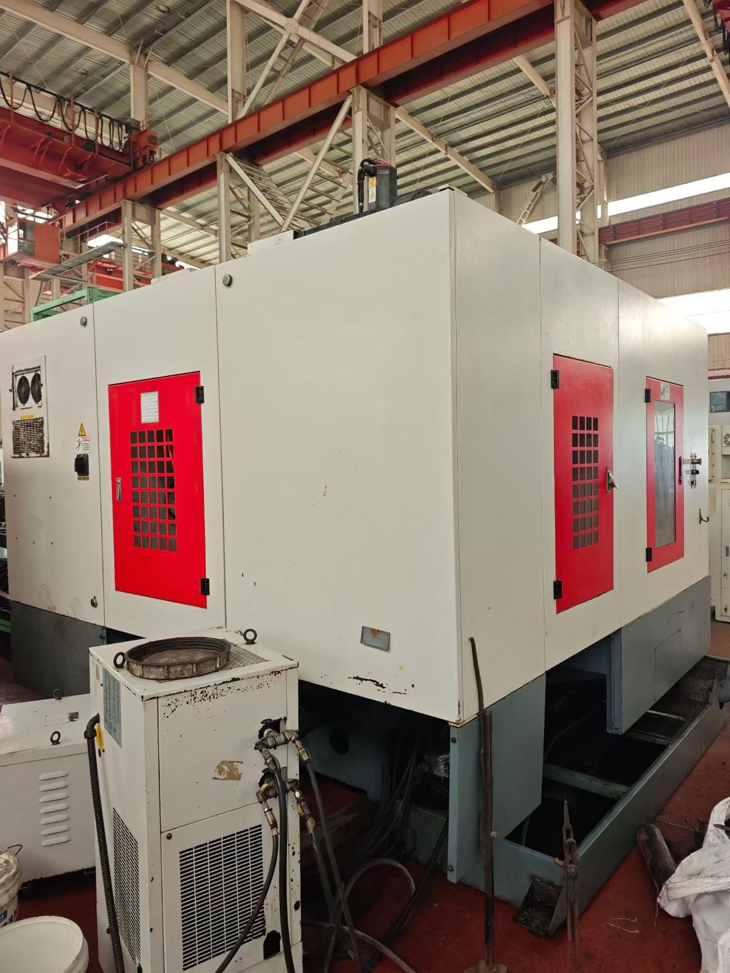Used Yawei F 16 Vertical Machining Center with FANUC 18 i photo 6