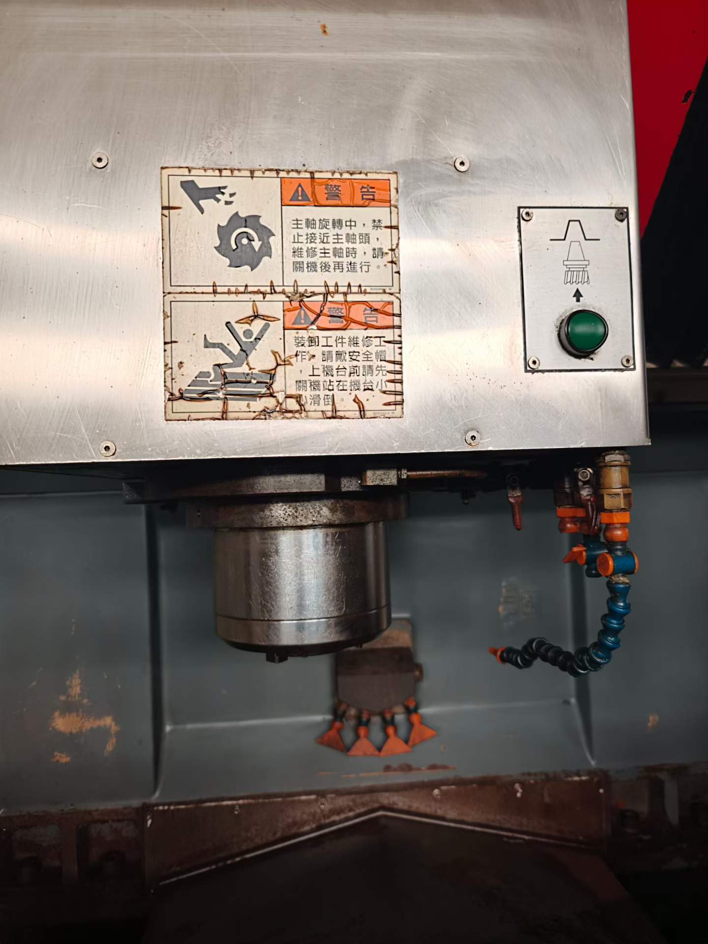 Used Yawei F 16 Vertical Machining Center with FANUC 18 i photo 7