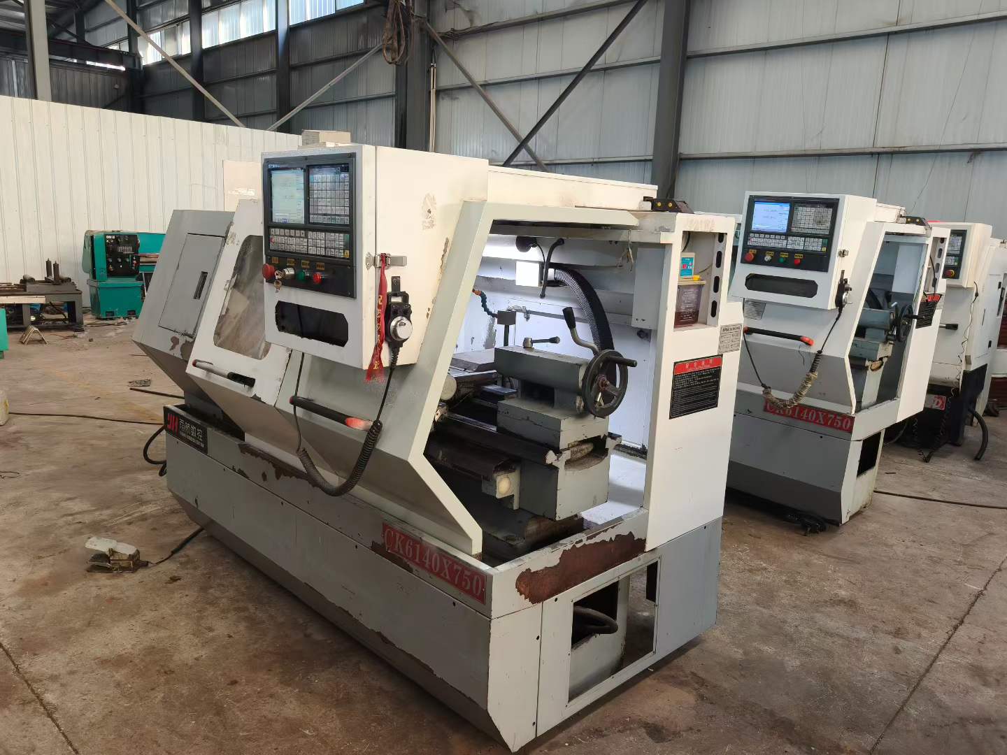 Used 6140 Lathe with 10-Inch 4-Jaw Hydraulic Chuck photo 3