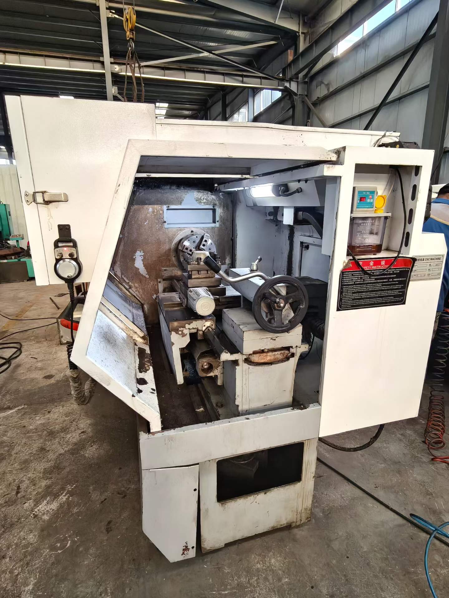 Used 6140 Lathe with 10-Inch 4-Jaw Hydraulic Chuck photo 4