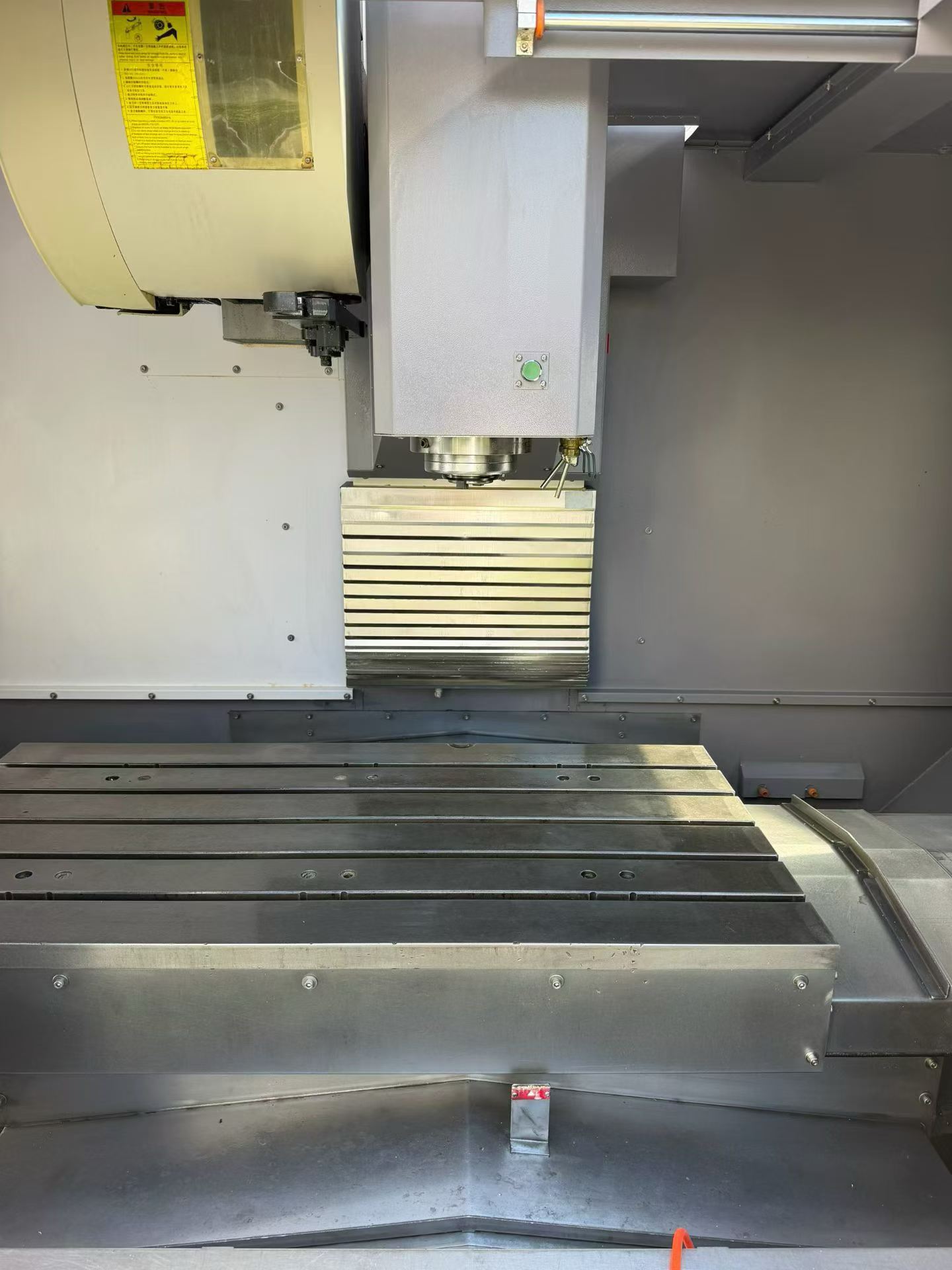 Used Wannan Xinnuo 1060 B Heavy-Duty Vertical Machining Centers (3 Units) with FANUC Plus photo 3