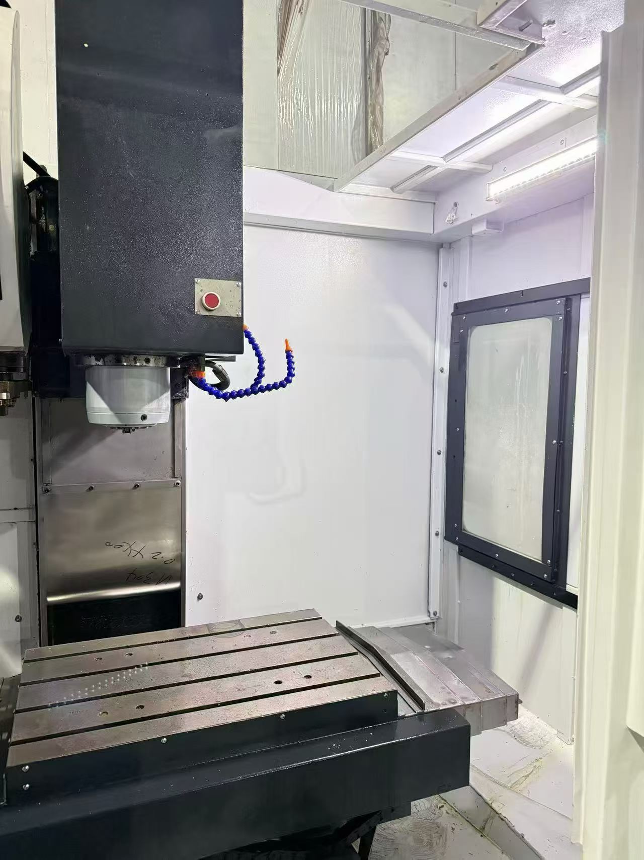 Used Taiwan Fair Friend 23 A (V 6) Vertical Machining Center with Mitsubishi M 70 - 2 Units Available photo 6