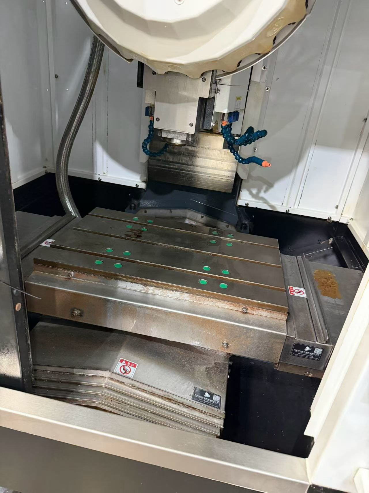 Used Taiwan Fair Friend 23 A (V 6) Vertical Machining Center with Mitsubishi M 70 - 2 Units Available photo 7