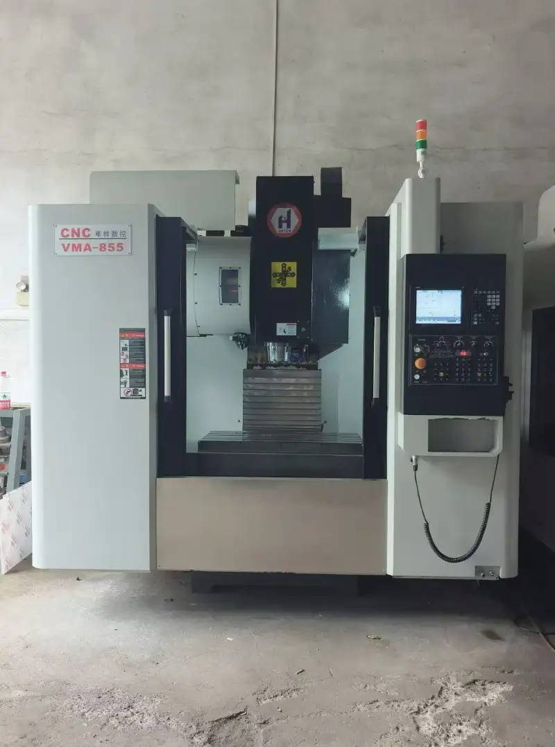 Used Huaqun V 855 Vertical Machining Center with Mitsubishi M 80 photo 1