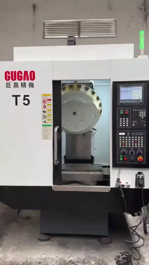 Centro de mecanizado GUGAO casi nuevo con Mitsubishi M 80 y almacén de herramientas servo de 21 estaciones